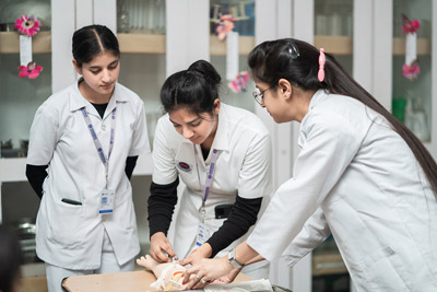 about-us-nursing-training-image